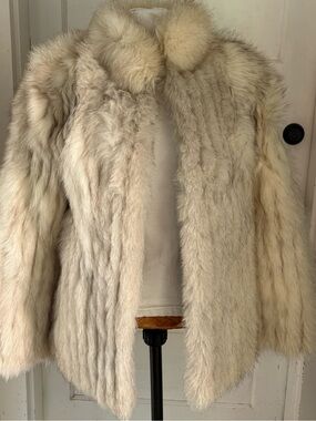 Vtg Dillard’s White Fox, fur coat, jacket women’s small luxury satin lined disco